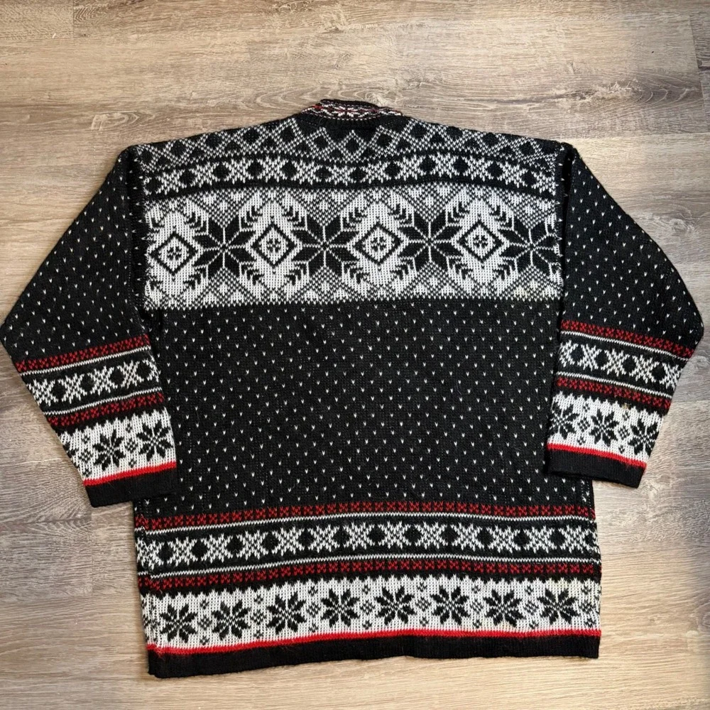Vintage Spunky Nordic Sweater Black White Red Metal Clasp Made in USA Large